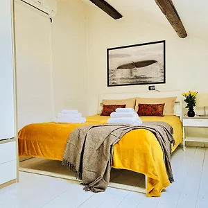 https://cozy-loft-in-a-fashion-district-of-milan.italymilanhotels.net